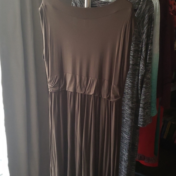 Knee length dress - Picture 3 of 5